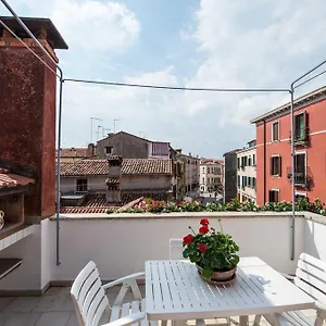 Savoia & Jolanda 2 Appartamento